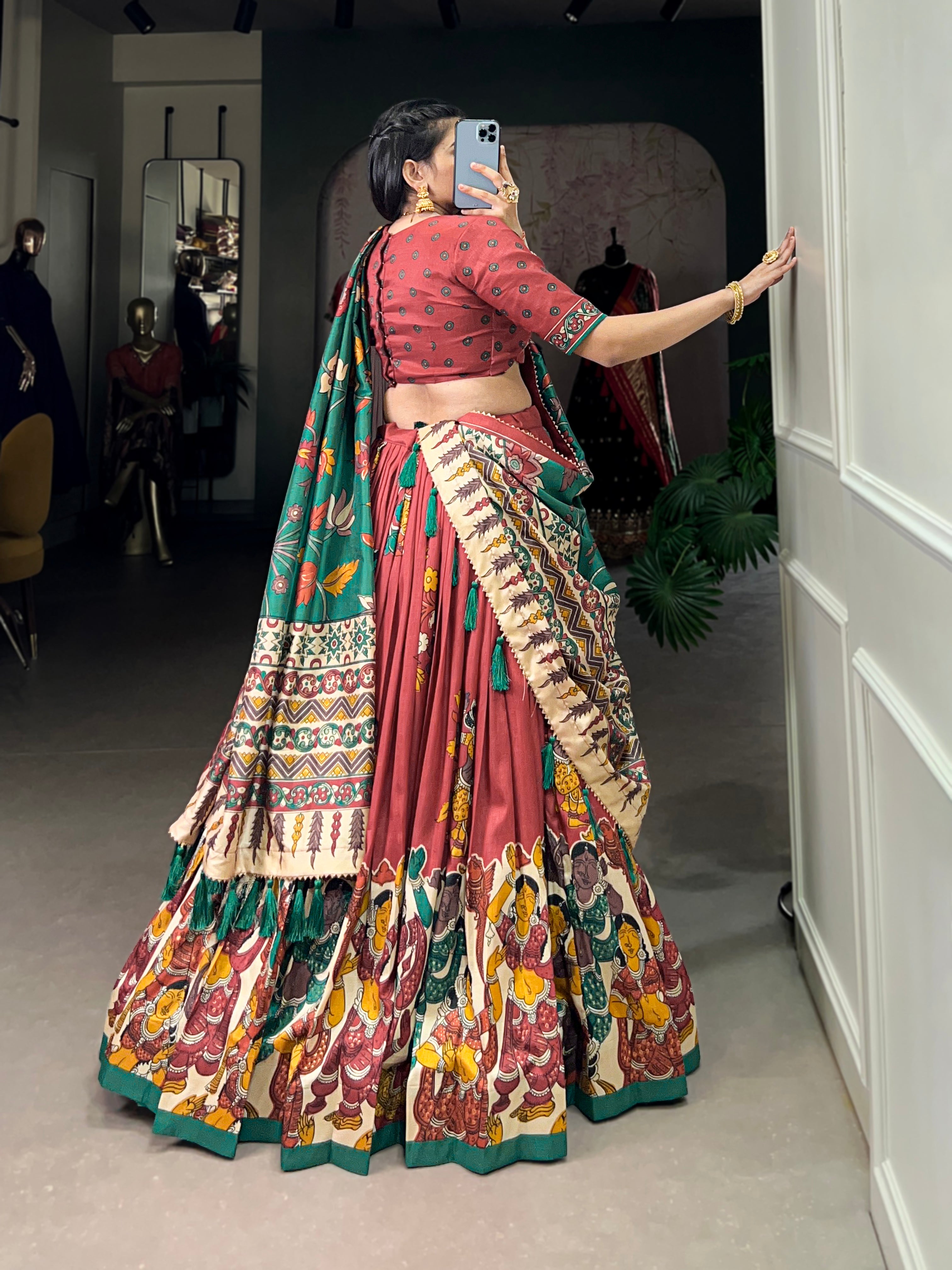 Exclusive Tussar Silk Lehenga Choli Set β Floral & Patola Print Design β¨π